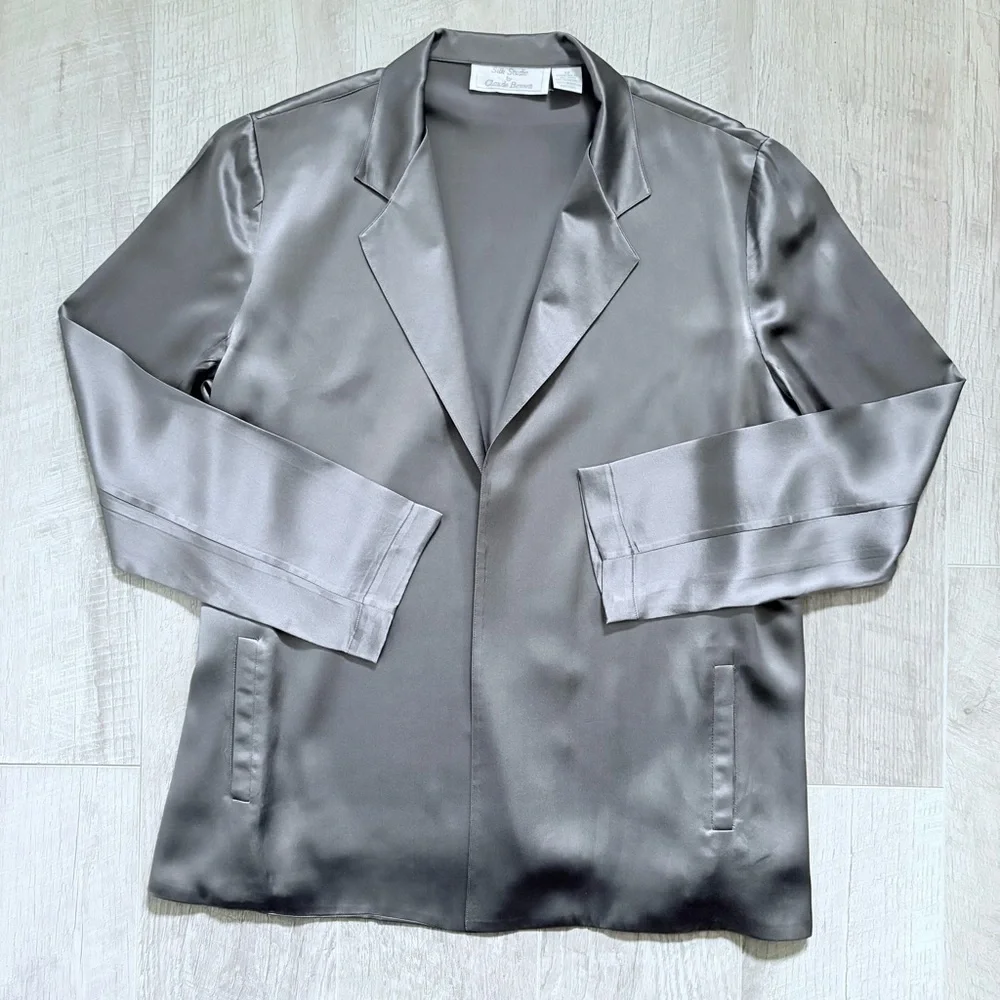 vintage silk blazer 🐰
